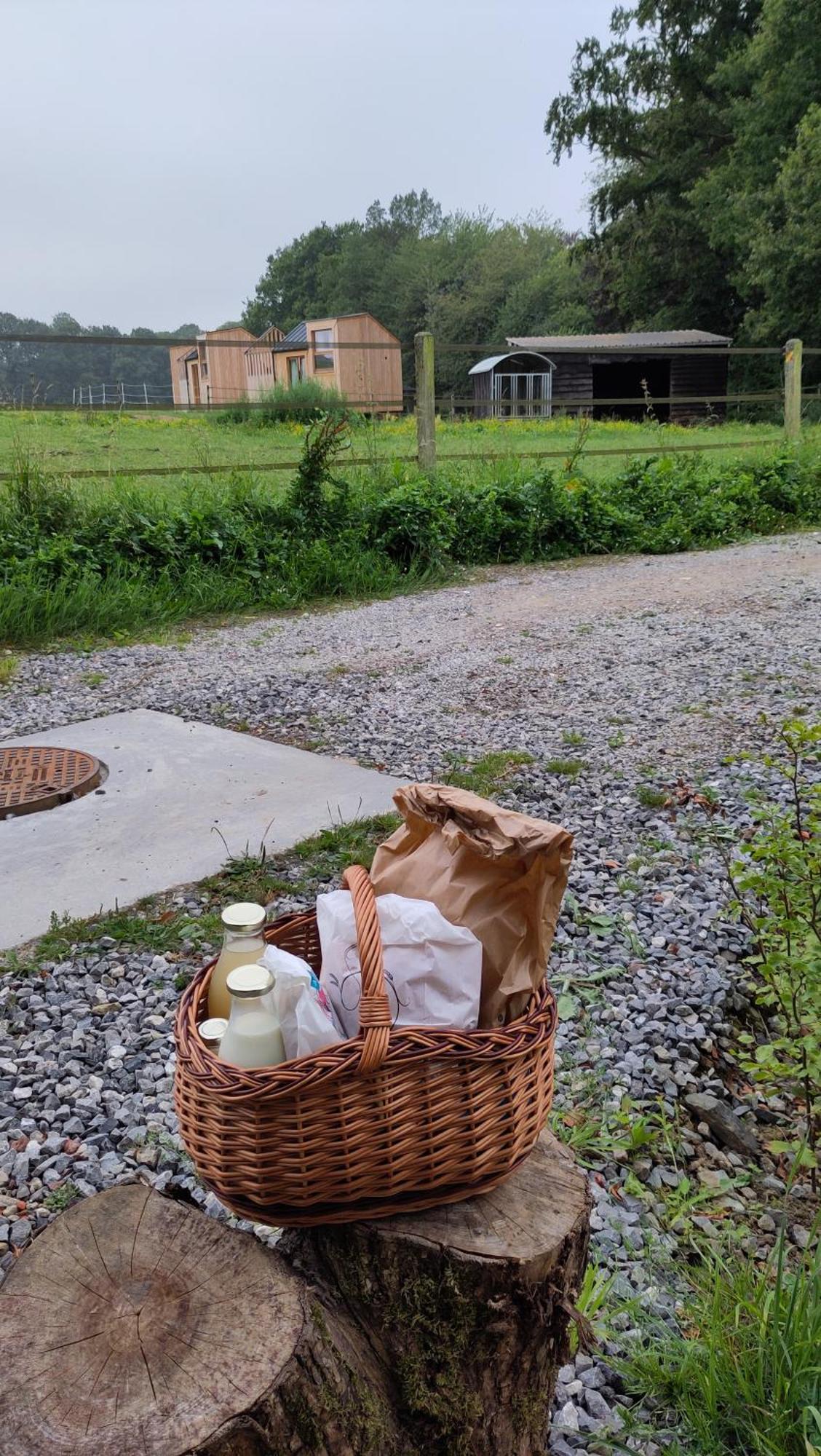 Les Cabanes Champetres - Le Domaine Des Trois Tilleuls Villers-la-Ville Exteriör bild